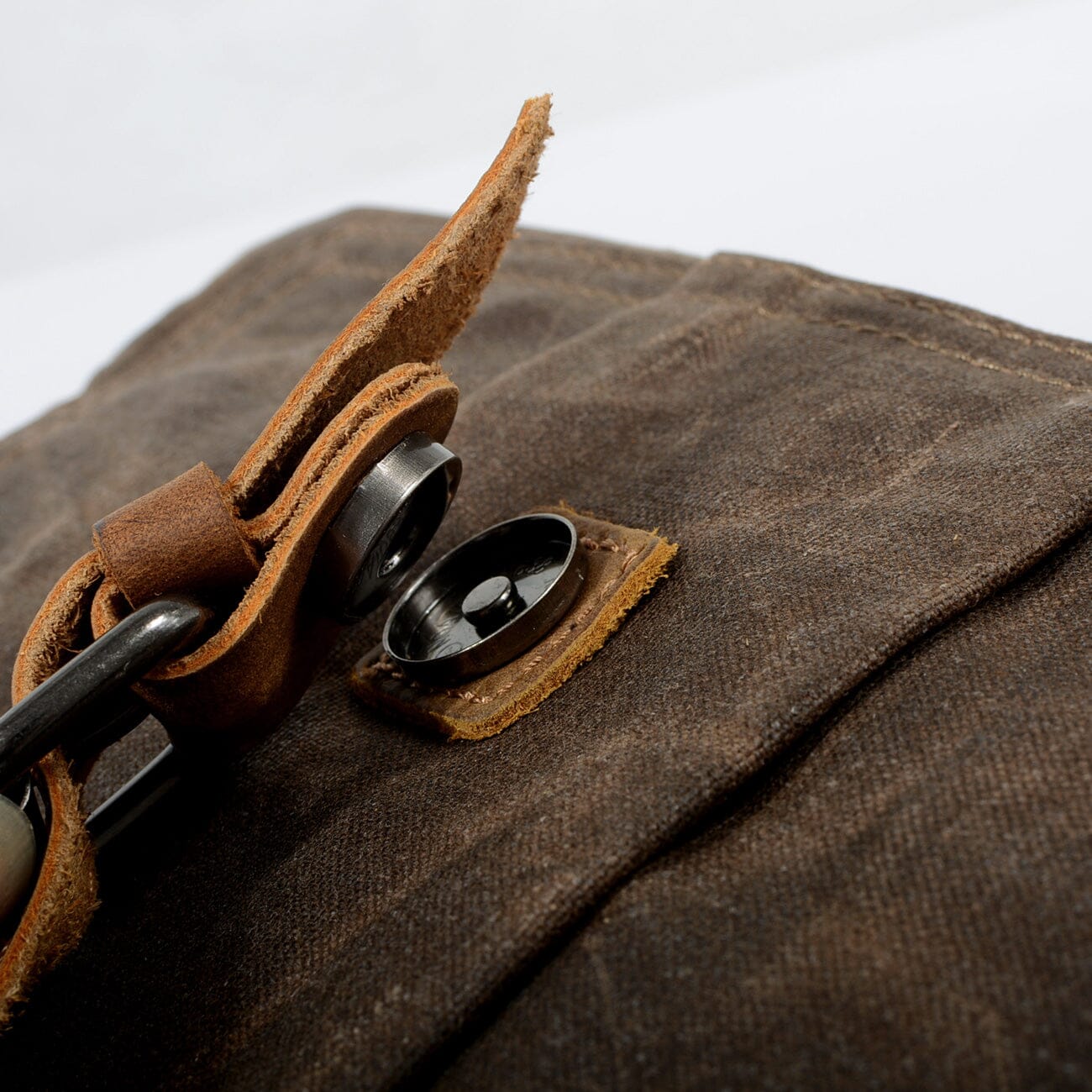 Small Canvas Messenger Bag | BALTIMORE