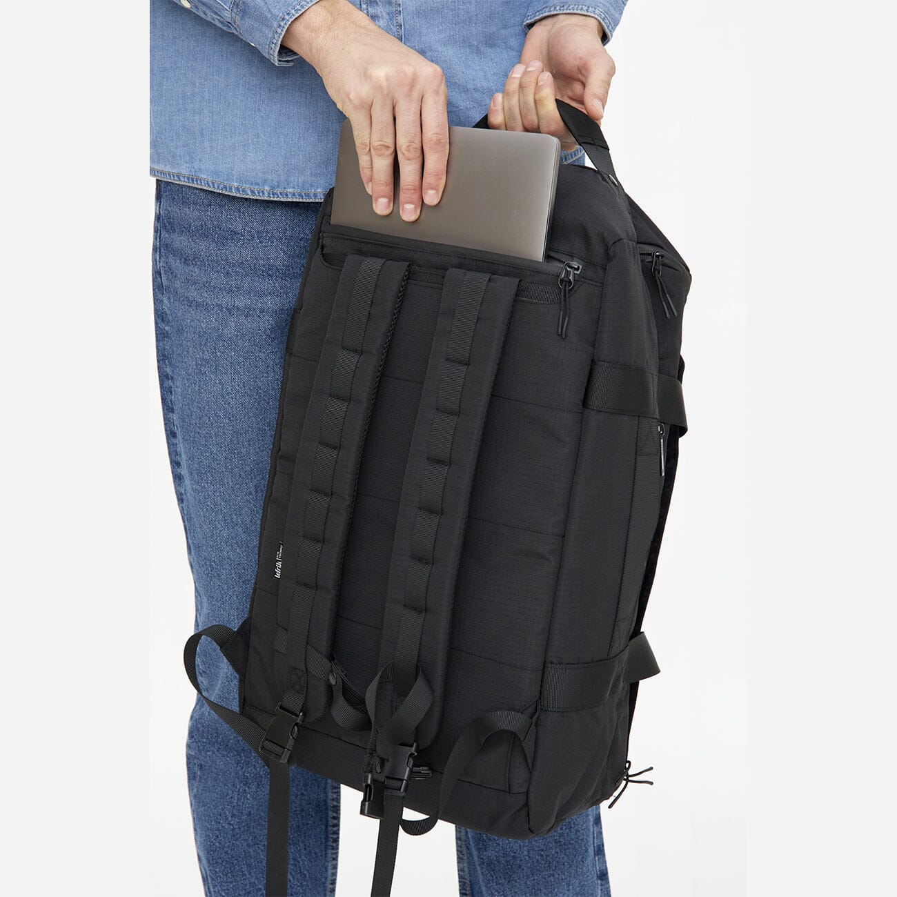 Wanderer Vandra - Sustainable Travel Convertible Backpack
