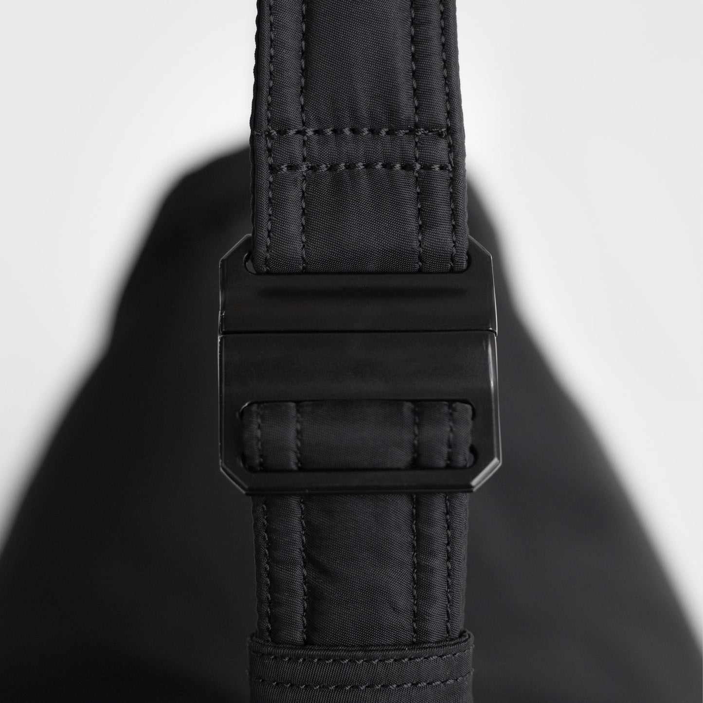 CURVE Half Moon Bag