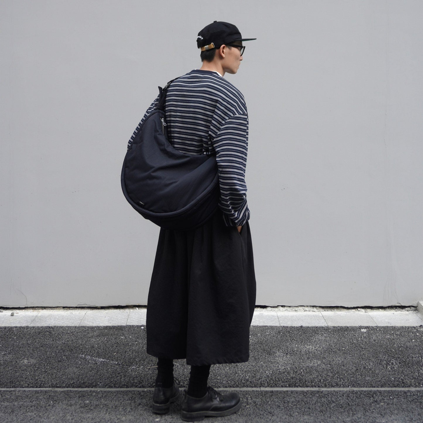 CURVE Half Moon Bag