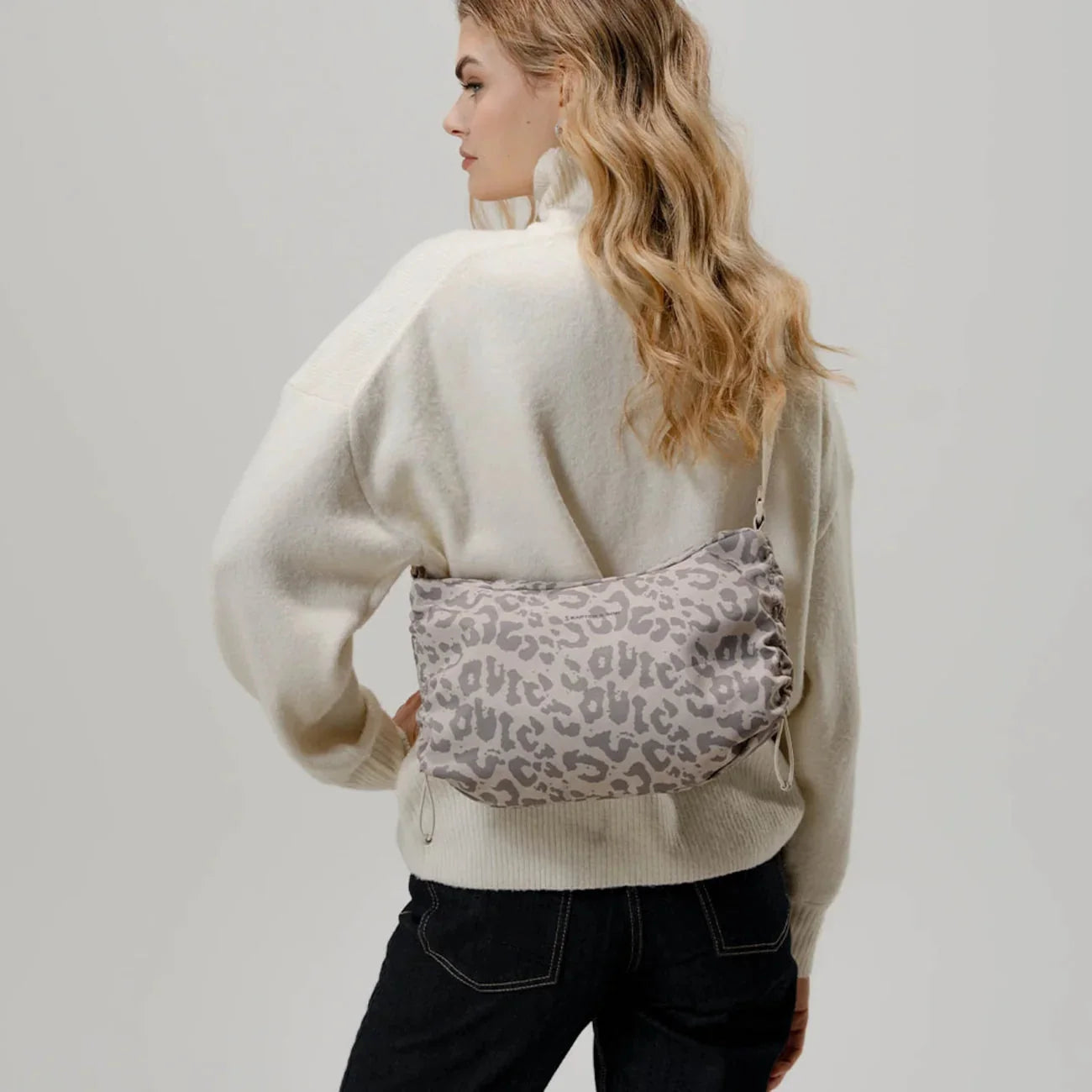 Skara Small Shoulder Bag