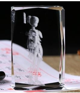 Jednodílná panenka Robin akční figurka s gravírováním křišťálové 3D LED figurky