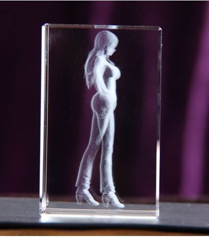 Jednodílná panenka Nami akční figurka s gravírováním křišťálové 3D LED figurky
