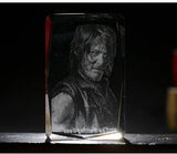 The Walking Dead Daryl Dixon Gravírování Crystal 3D LED Light Figurka The Walking Dead Panenka