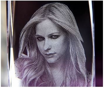 Avril Lavigne Engraving Crystal 3D LED Light Figure Avril Lavigne Doll Birthday Gifts Christmas Gifts